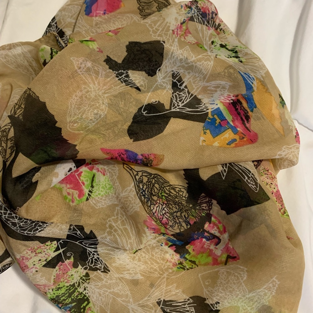 Sheer fashion scarf with fish print
